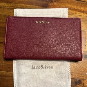 NWT Lark & Ives Continental Snap Wallet